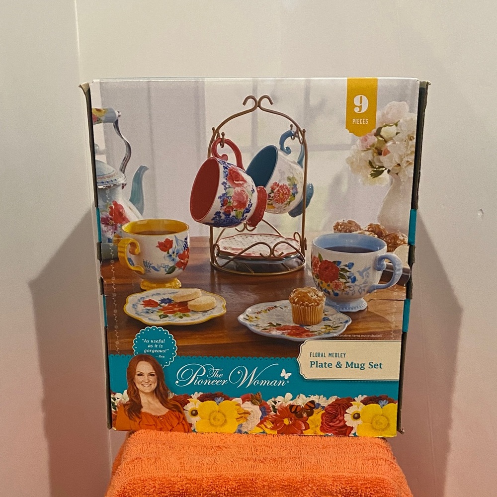 The Pioneer Woman Floral Mug and Plate Set - Blue, Red, Yellow